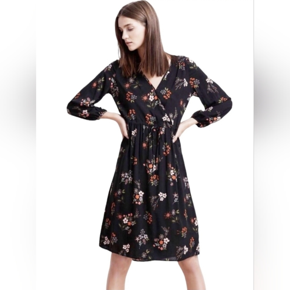 🇺🇲 NWOT Velvet By Graham & Spencer M Dark Floral Printed Challis Mini Dress